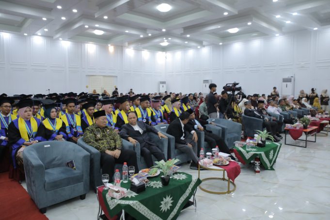 Pemkab Asahan Hadiri Wisuda Perdana Sarjana UMMAS Tahun 2025