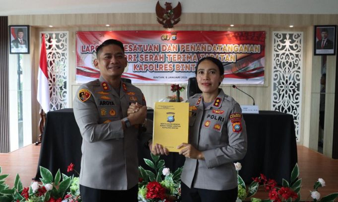 Selamat Datang dengan Tepung Tawar, Selamat Jalan dengan Air Mata Kapolres Bintan