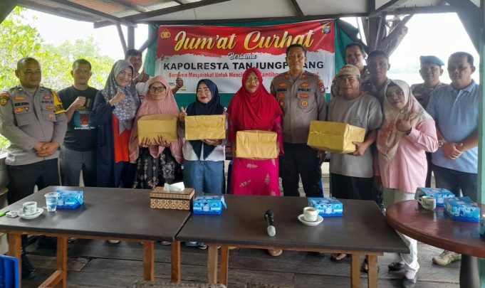 Jumat Curhat Polsek Tanjungpinang Timur, Pererat Silaturahmi dan Serap Aspirasi Warga Kampung Bulang