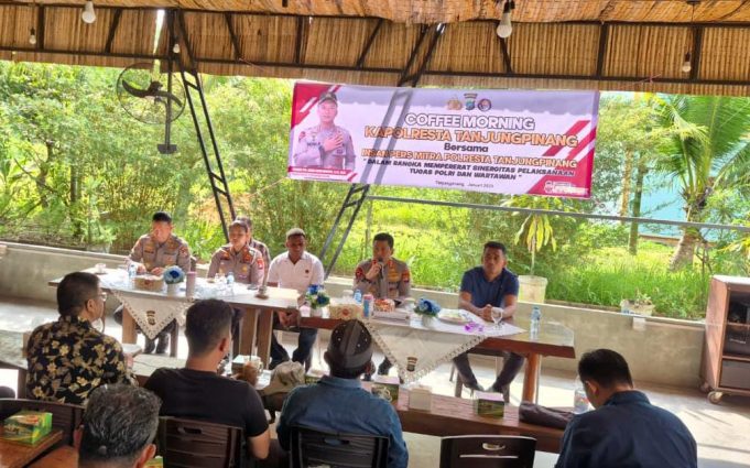 Kapolresta Tanjungpinang Perkuat Sinergi Polri–Pers dalam Coffee Morning Bersama Insan Media
