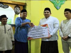 Safari Ramadan ke-4, Bupati Bintan Roby Kurniawan Serahkan Bantuan CSR Rp50 Juta untuk Masjid Al Munawwaroh