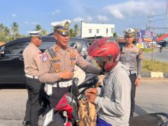 Satlantas Polres Bintan Bagikan 150 Paket Takjil Gratis di Bundaran Km 16, Sambil Edukasi Keselamatan Berkendara