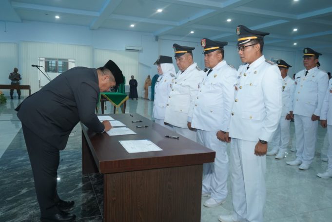Bupati Asahan Lantik Pejabat Administrator dan Pengawas
