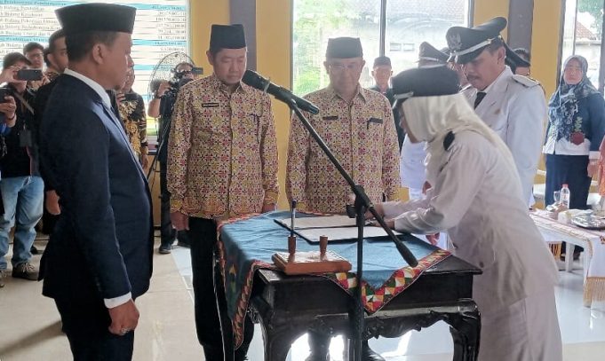 Bupati Pringsewu Lantik Lima Kapekon PAW – 3 Pj Kapekon