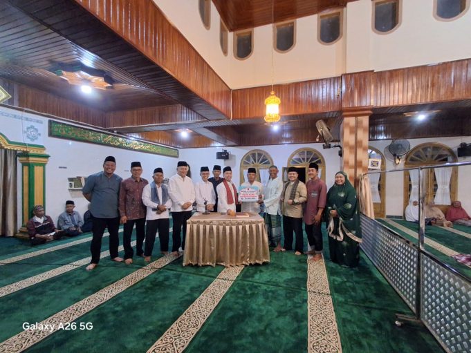 Sambangi Masjid Agung Aia Kaciak, Ketua DPRD Ilham : Sambutannya Hangat, Mereka Rindu Bertemu Pemimpin