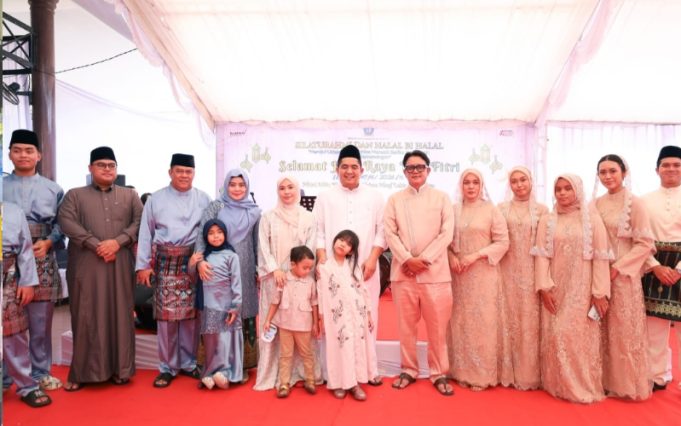 Hari Pertama Idul Fitri 1447 H, Ribuan Warga Serbu Open House Wakil Bupati Bintan Deby Maryanti