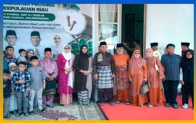 Open House Idul Fitri Hari Kedua, Gubernur Ansar Ahmad Sambut Hangat Warga Kepri di Gedung Daerah