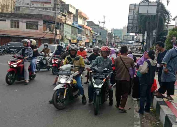 DPW Perempuan Bangsa Lampung Gelar Kegiatan Berbagi Takjil