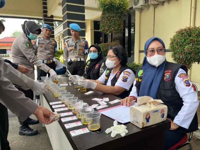 Jaga Integritas, Polres Sergai Gelar Cek Urine Mendadak