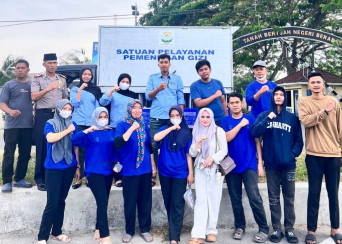 SPPG 1 Polres Sergai Bagikan Takjil ke Masyarakat di Depan Mako