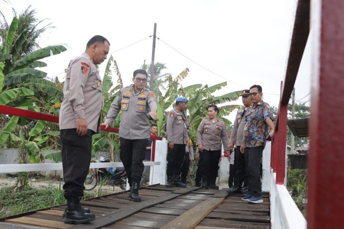 Monitoring Jembatan Penghubung Dusun di Desa Liberia