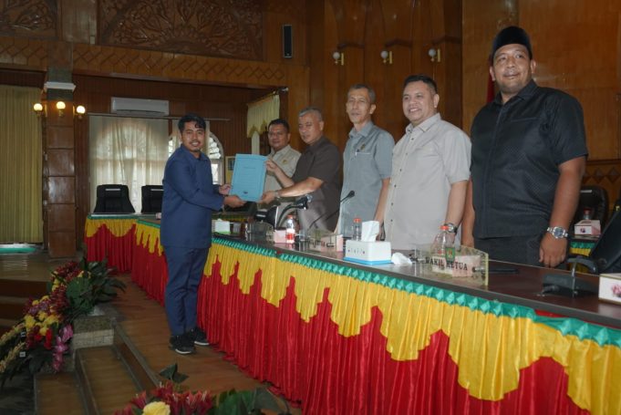 Wakil Bupati Asahan Sampaikan LKPJ 2025 dalam Rapat Paripurna