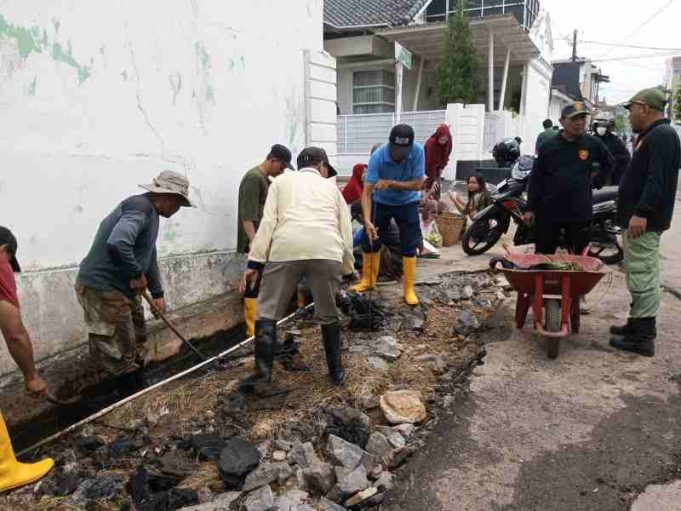 Eva Dwiana Instruksikan Jum’at Bersih ke Seluruh Kecamatan – Kelurahan