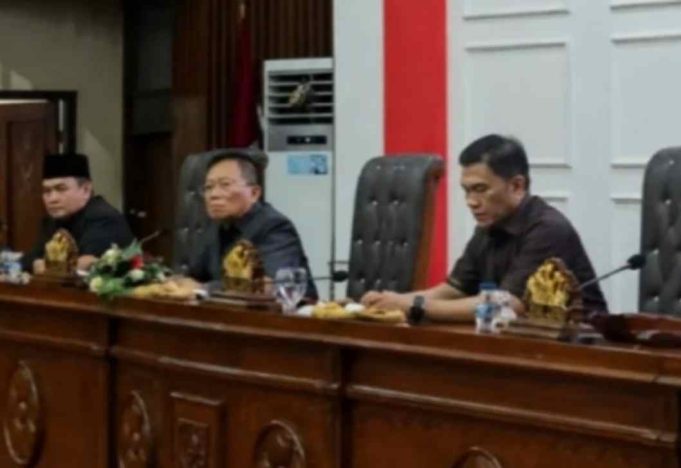 Rapat Paripurna IV, DPRD Provinsi Bengkulu Gelar Pengesahan Risalah Rapat Persidangan