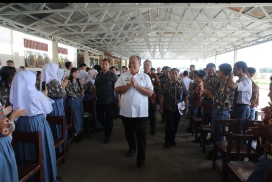 Bupati Asahan Berbagi Inspirasi di SMAN 1 Meranti: Pendidikan Senjata Ubah Masa Depan