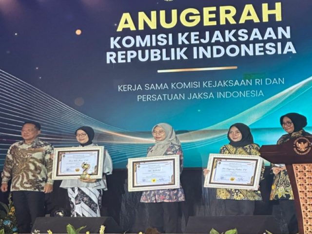 Kejati Kepri Raih Prestasi Nasional, Dora Siska Dewi Jadi ASN Non-Jaksa Terbaik I Anugerah Komisi Kejaksaan RI 2025