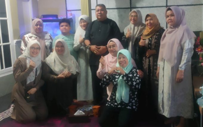 Oyon Pamit Setelah 8 Tahun Mengabdi, Warga Griya Permata Kharisma Gelar Malam Perpisahan Penuh Haru