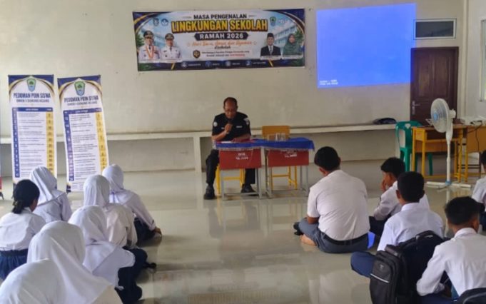 Edukasi Bermedia Sosial di Bintan, Kasi Humas Polres Bintan Ingatkan Siswa SMKN 1 Gunung Kijang Bijak Gunakan Media Sosial