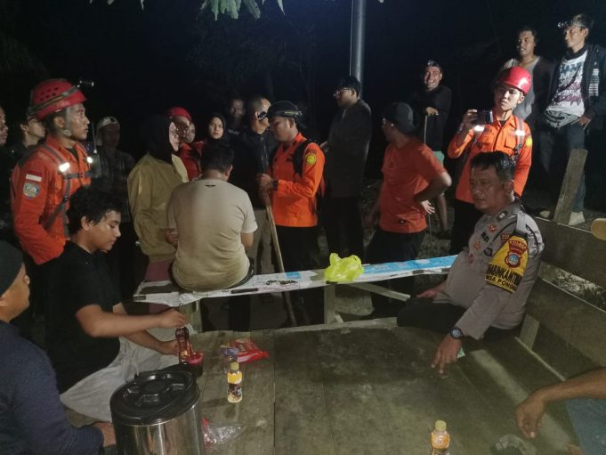 Evakuasi 2 Pelajar Yang Tersesat Di Gunung Jantan, Selamat Kembali Kerumah Masing-masing