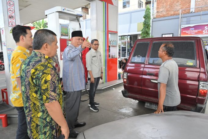 Sidak SPBU, Gubernur Mahyeldi Minta Pengawasan Distribusi BBM Subsidi Diperketat
