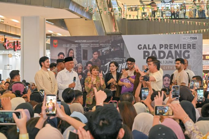 Gala Premiere Film ‘Jangan Buang Ibu’, Mahyeldi Apresiasi Pesan Moral tentang Keluarga