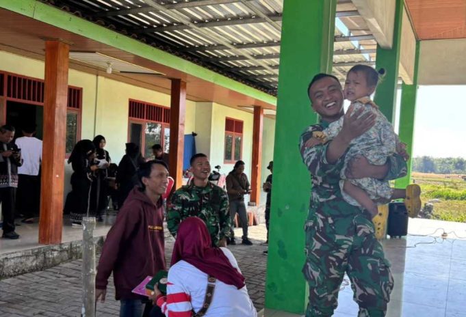 Keceriaan Anak-anak Warnai Kegiatan Satgas TMMD 129 Bojonegoro di Balai Desa Kesongo
