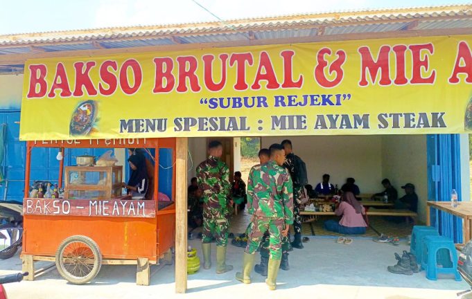 Ekonomi Melaju, Menengok Efek Domino TMMD 129 Bojonegoro bagi UMKM Lokal