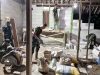 Lampu Menyala – Palu Berbunyi, Satgas TMMD 129 Bojonegoro Kebut Renovasi Rumah Hingga Malam Hari