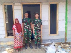 Sentuhan Humanis Satgas TMMD 129 Bojonegoro: Rajutan Asa Baru di Dinding Rumah Ibu Tini
