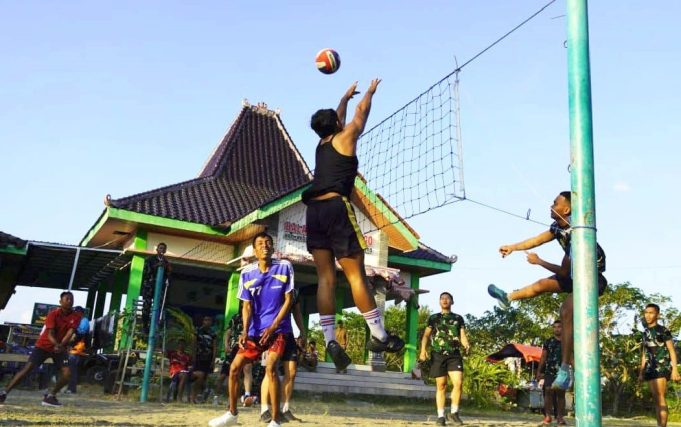 Lewat Smes – Sorak Sorai: TMMD 129 Bojonegoro Hidupkan Kebersamaan di Desa Kesongo