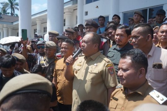 Bupati Asahan Tanggapi Langsung Aspirasi Masyarakat Kecamatan Bandar Pulau