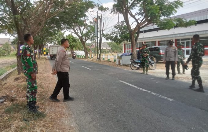 TMMD 129 Bojonegoro, TNI-Polri Bersinergi bantu Pengamanan Pembongkaran Bangunan untuk Rest Area