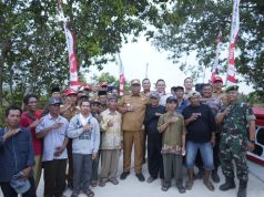 I Komang Koheri Resmikan Jembatan Penghubung Kampung Joharan