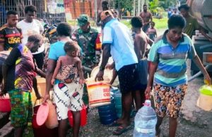 Koramil Mapurujaya Salurkan Bantuan Air Bersih untuk Warga Mimika Timur, Bantu Atasi Krisis Air saat Musim Kemarau