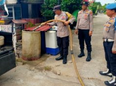Polsek Tanjungpinnang Timur Polresta Tanjungpinang Distribusikan 5.000 Air Bersih Untuk Warga Terdampak Kemarau Akibat Dampak Fenomena El-Nino