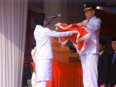 Pengibaran Merah Putih di Sai Bumi Nengah Nyappur, Bupati Qudrotul Ikhwan Tekankan Ini