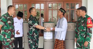 Tim Wasev TMMD 129 Bojonegoro Salurkan Bantuan Karpet Tempat Ibadah