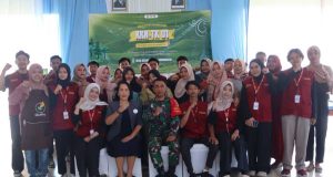 Seragam Loreng – Jaket Almamater Berpadu: TMMD 129 Bojonegoro Jadi Ajang Gembleng Generasi Muda