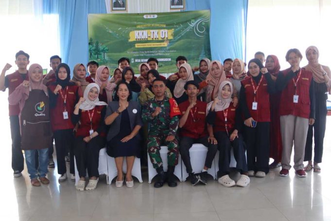 Seragam Loreng – Jaket Almamater Berpadu: TMMD 129 Bojonegoro Jadi Ajang Gembleng Generasi Muda