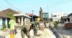 Satgas TMMD 129 Bojonegoro – Warga Kesongo Wujudkan Drainase Bebas Banjir