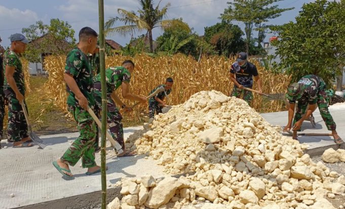 Ketika Peluh Satgas TMMD 129 Bojonegoro – Warga Menyatu Tanpa Kenal Hari Libur