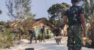 Ketika Gerobak Dorong – Peluh Satgas TMMD 129 Bojonegoro Menyejahterakan Warga Kesongo