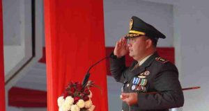 Dandim Bojonegoro Pimpin Upacara Penurunan Bendera HUT ke-81 RI