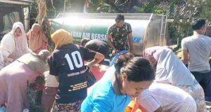 Peduli, Kodim 0813 Bojonegoro Pasok 8000 Liter Air Bersih ke Warga Desa Tlogohaji