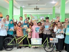 Bunda Literasi Kabupaten Karimun Berikan Motivasi kepada Puluhan Siswa SD