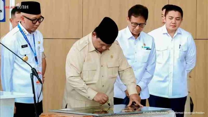 Gubernur Lampung Dampingi Presiden Resmikan RS KH M Tohir Di Kabupaten Pesisir Barat