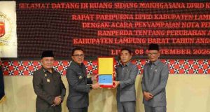 Rapat Paripurna DPRD Lampung Barat Bahas Nota Pengantar Rancangan Perda Perubahan APBD TA 2026