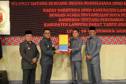 Rapat Paripurna DPRD Lampung Barat Bahas Nota Pengantar Rancangan Perda Perubahan APBD TA 2026