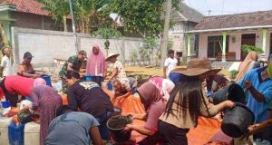 Peduli Kemarau Panjang, Kodim Bojonegoro Salurkan 130 Ribu Liter Air Bersih Setiap Hari