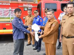 Serahkan 2 Armada Damkar, Bupati Agam : Maanfaatkan – Rawat Sebaik Mungkin